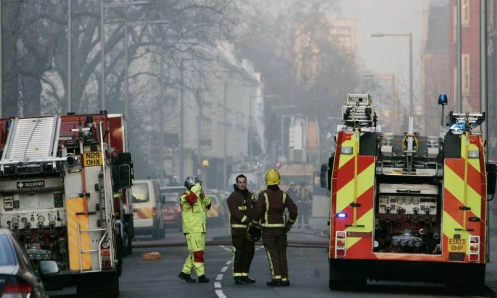 Λονδίνο: Μεγάλη φωτιά στον Τέμεση- Έντρομοι οι κάτοικοι της περιοχής